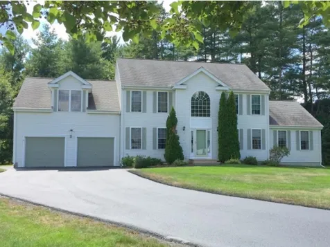 10 Wanda Lane Nashua NH 03062