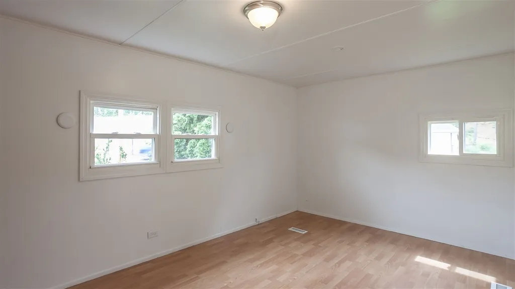 4 Atlas Avenue Hooksett NH 03106
