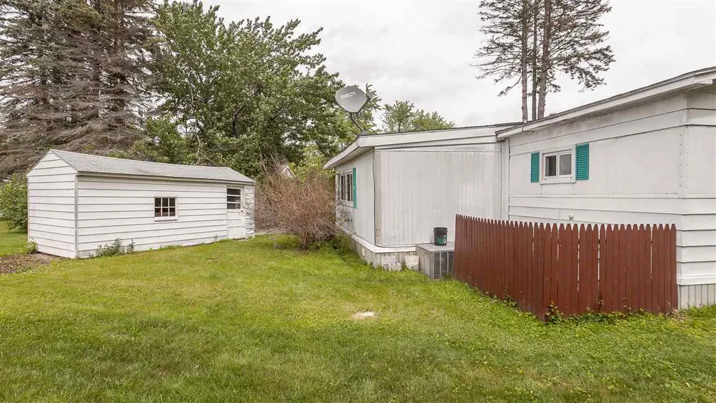 4 Atlas Avenue Hooksett NH 03106