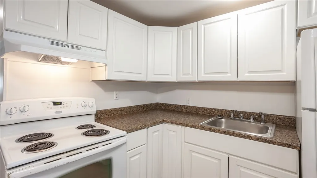 4 Atlas Avenue Hooksett NH 03106
