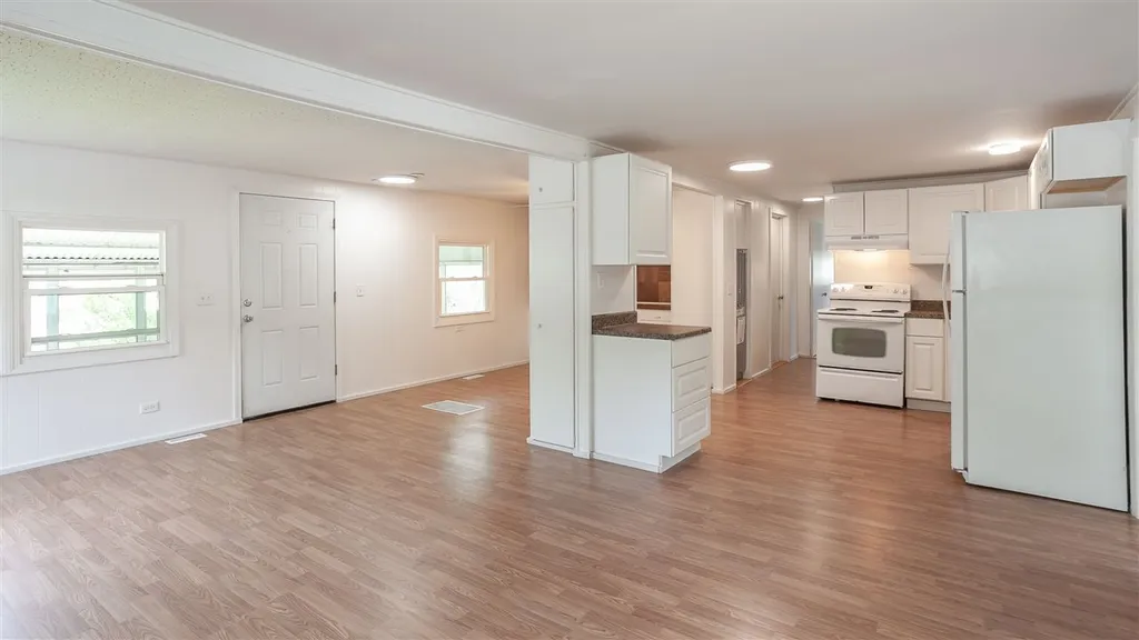 4 Atlas Avenue Hooksett NH 03106