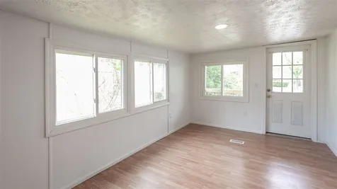 4 Atlas Avenue Hooksett NH 03106
