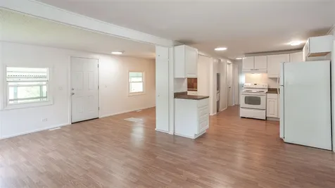 4 Atlas Avenue Hooksett NH 03106