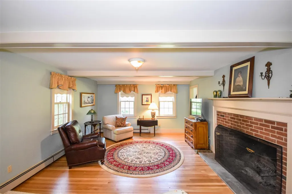 7 Surrey Lane Durham NH 03824