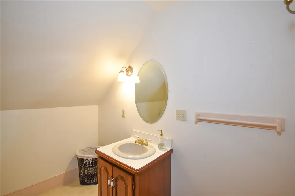 7 Surrey Lane Durham NH 03824