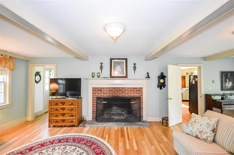 7 Surrey Lane Durham NH 03824