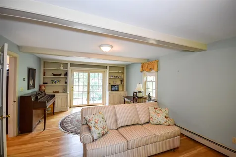 7 Surrey Lane Durham NH 03824