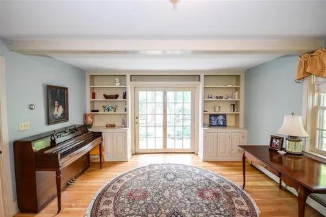 7 Surrey Lane Durham NH 03824