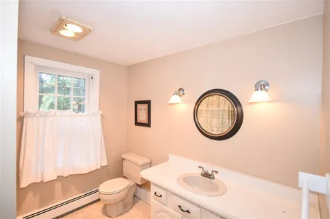 7 Surrey Lane Durham NH 03824