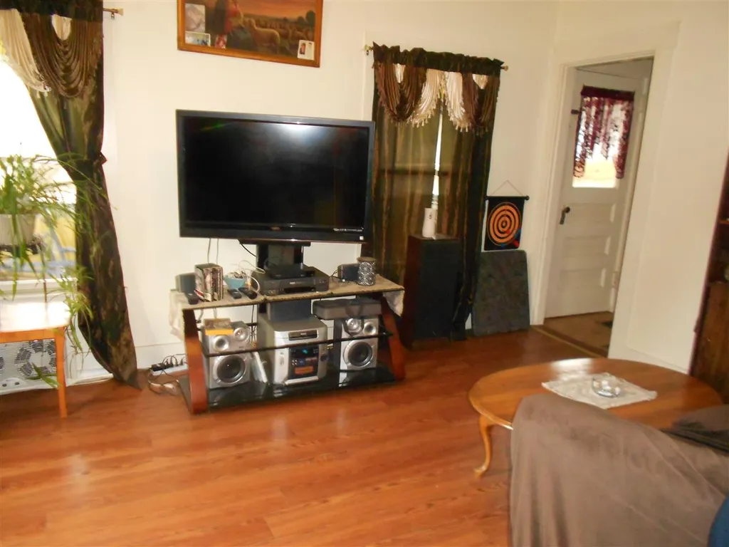15 Pearl Street Franklin NH 03235
