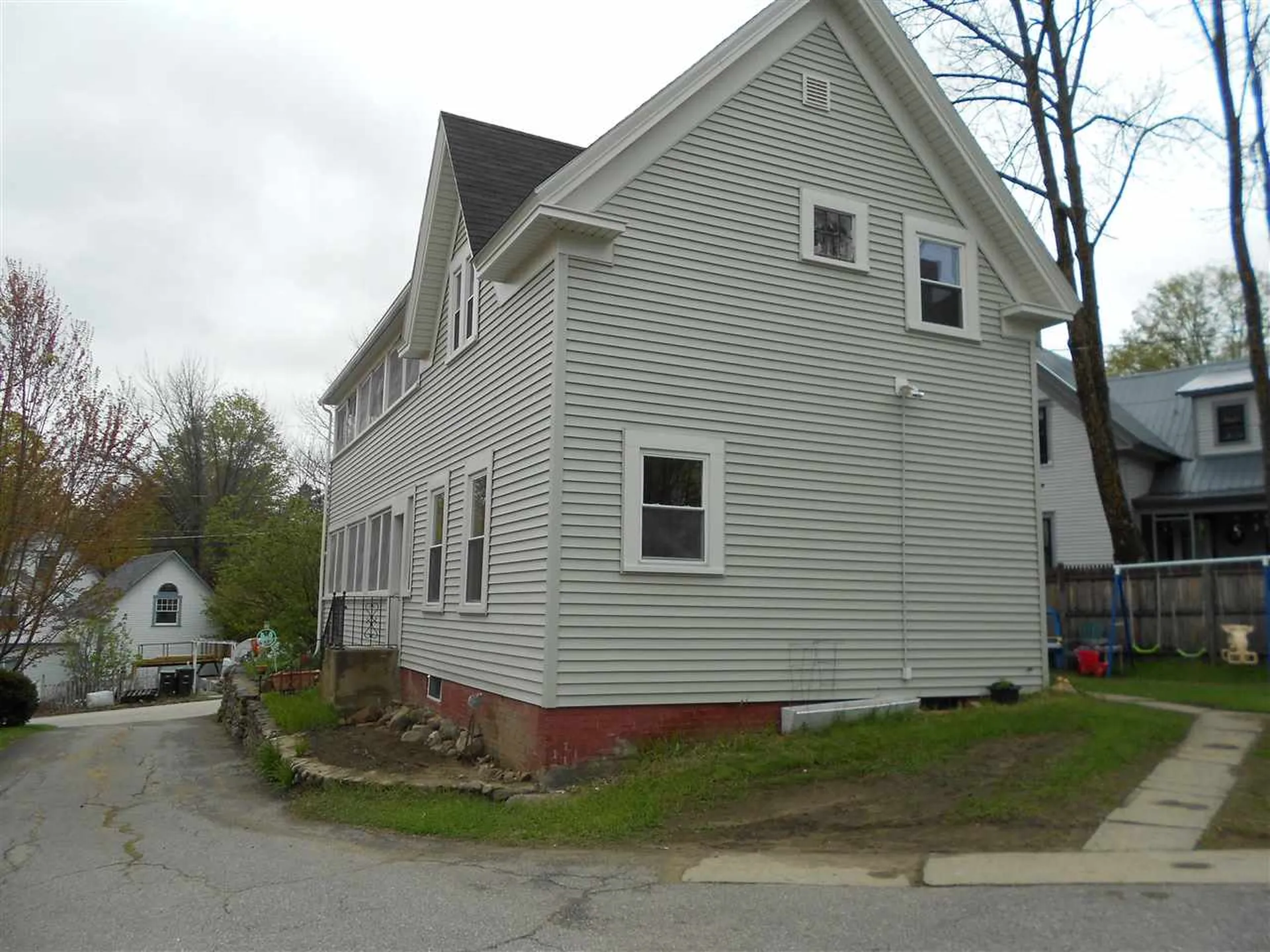 15 Pearl Street Franklin NH 03235