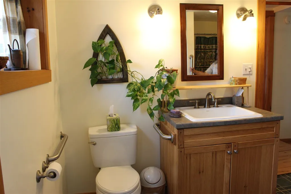 1553 West Shore Road Isle La Motte VT 05463