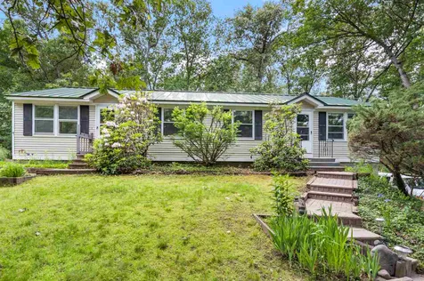 77 Bush Hill Road Hudson NH 03051