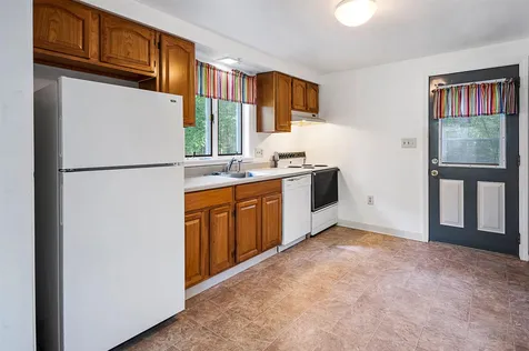 77 Bush Hill Road Hudson NH 03051
