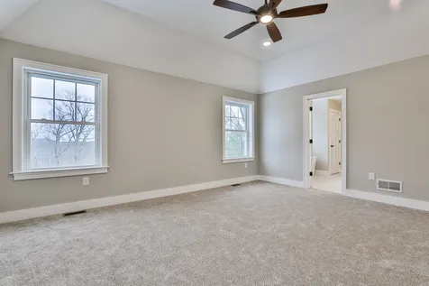 70 Ridgeview Lane New Boston NH 03070