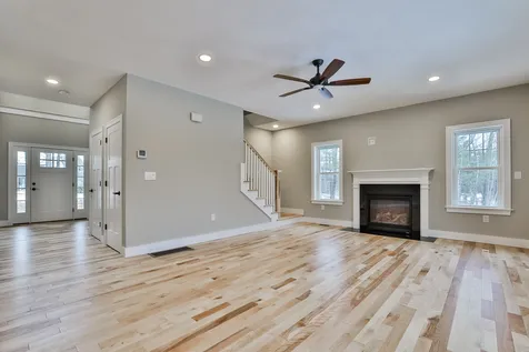 70 Ridgeview Lane New Boston NH 03070