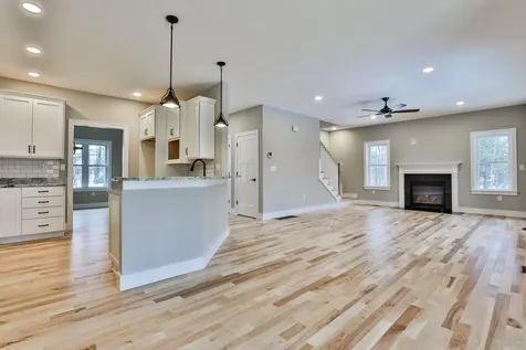 70 Ridgeview Lane New Boston NH 03070