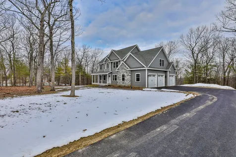 70 Ridgeview Lane New Boston NH 03070
