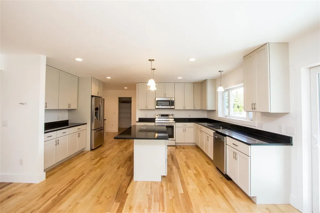 28 Taft Street Essex VT 05452