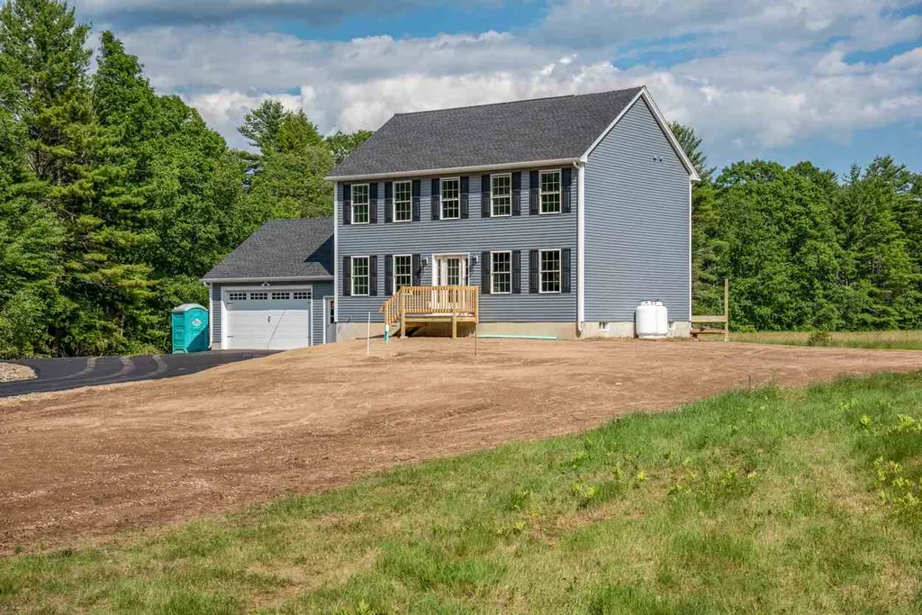 703 Hall Road Barrington NH 03825