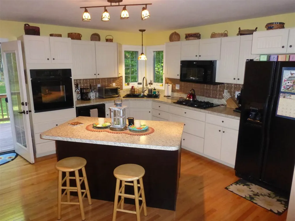 33 Juliet Lane Alton NH 03809