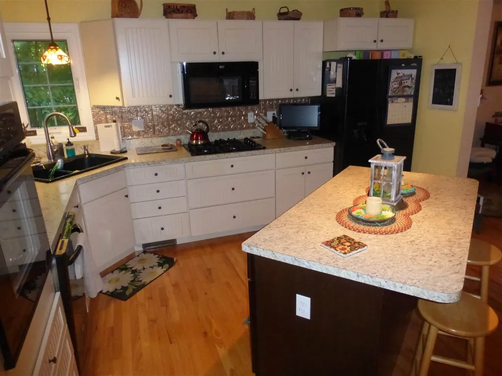 33 Juliet Lane Alton NH 03809