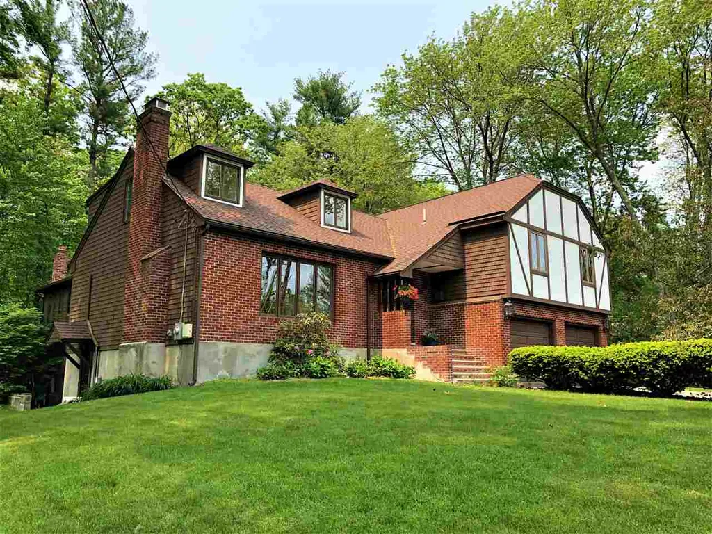 18 Ross Drive Londonderry NH 03053