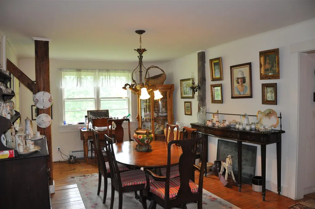 123 Borough Road Sunderland VT 05250
