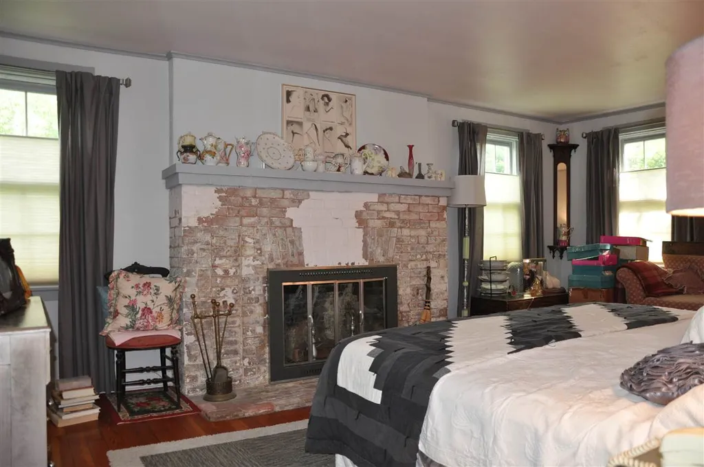 123 Borough Road Sunderland VT 05250