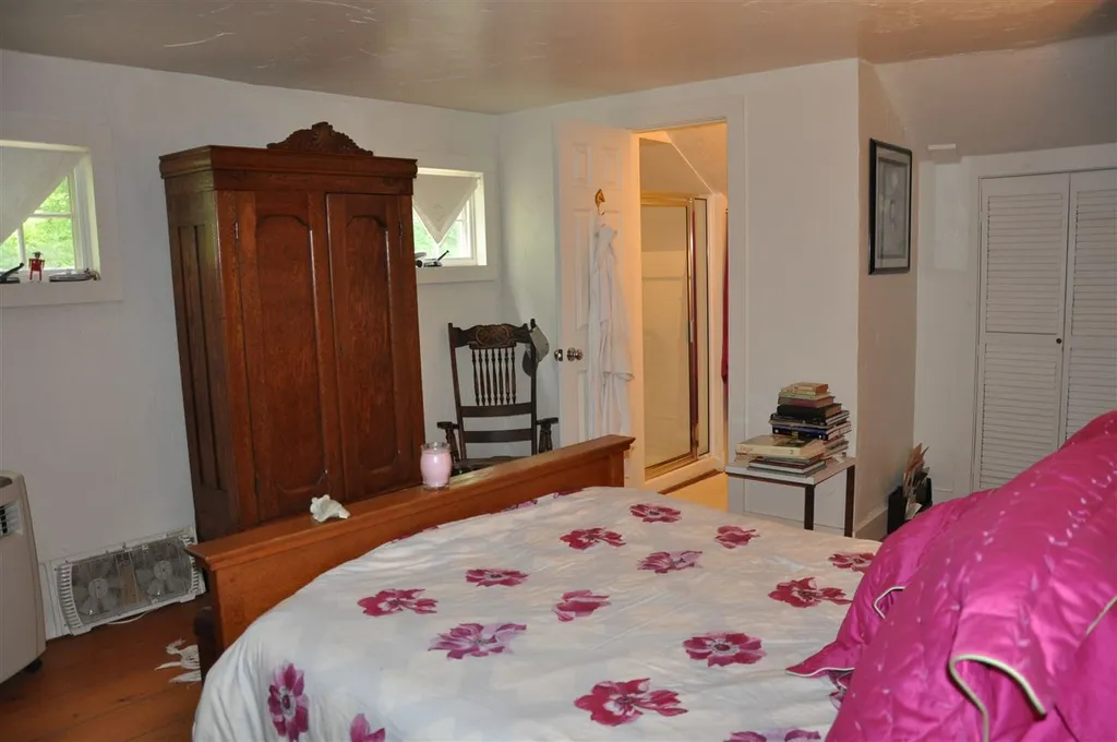 123 Borough Road Sunderland VT 05250