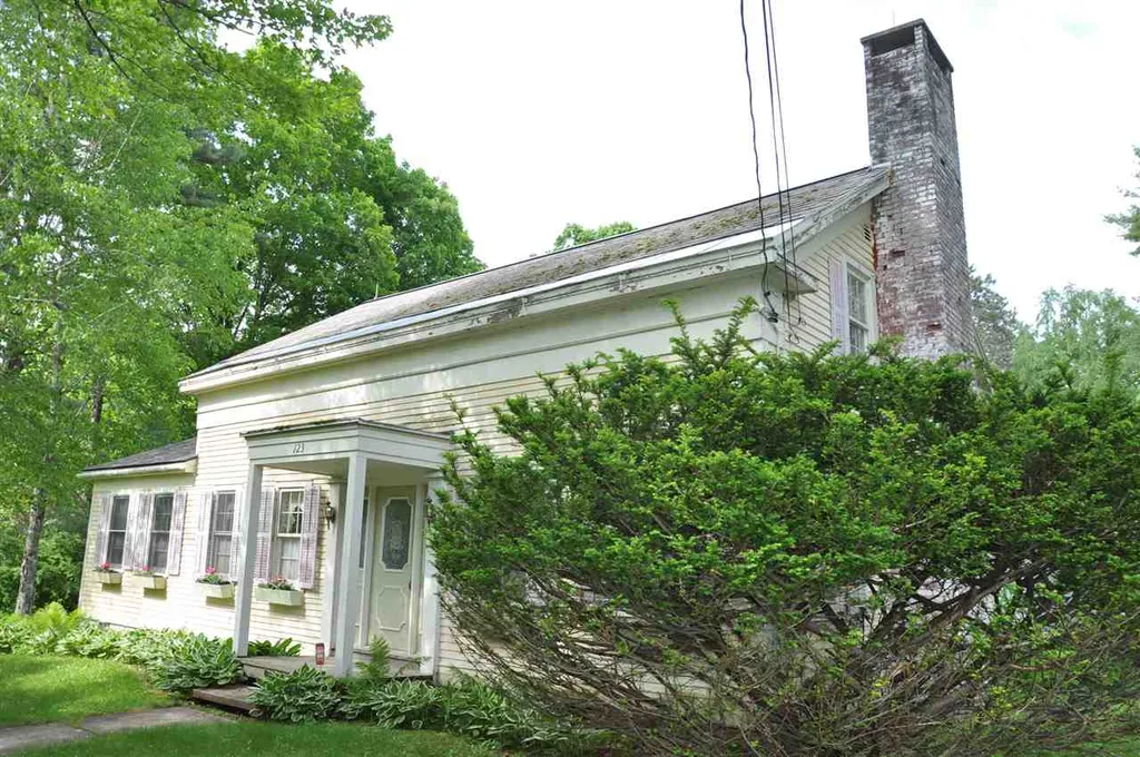 123 Borough Road Sunderland VT 05250