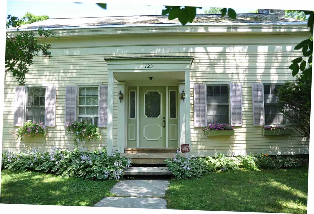 123 Borough Road Sunderland VT 05250