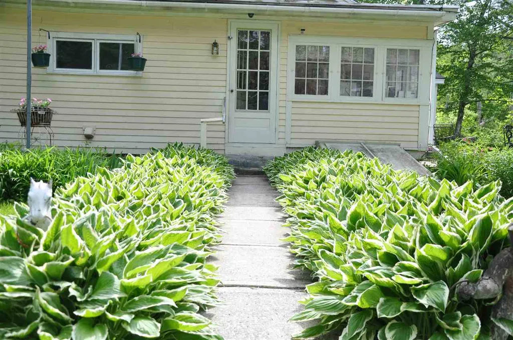 123 Borough Road Sunderland VT 05250