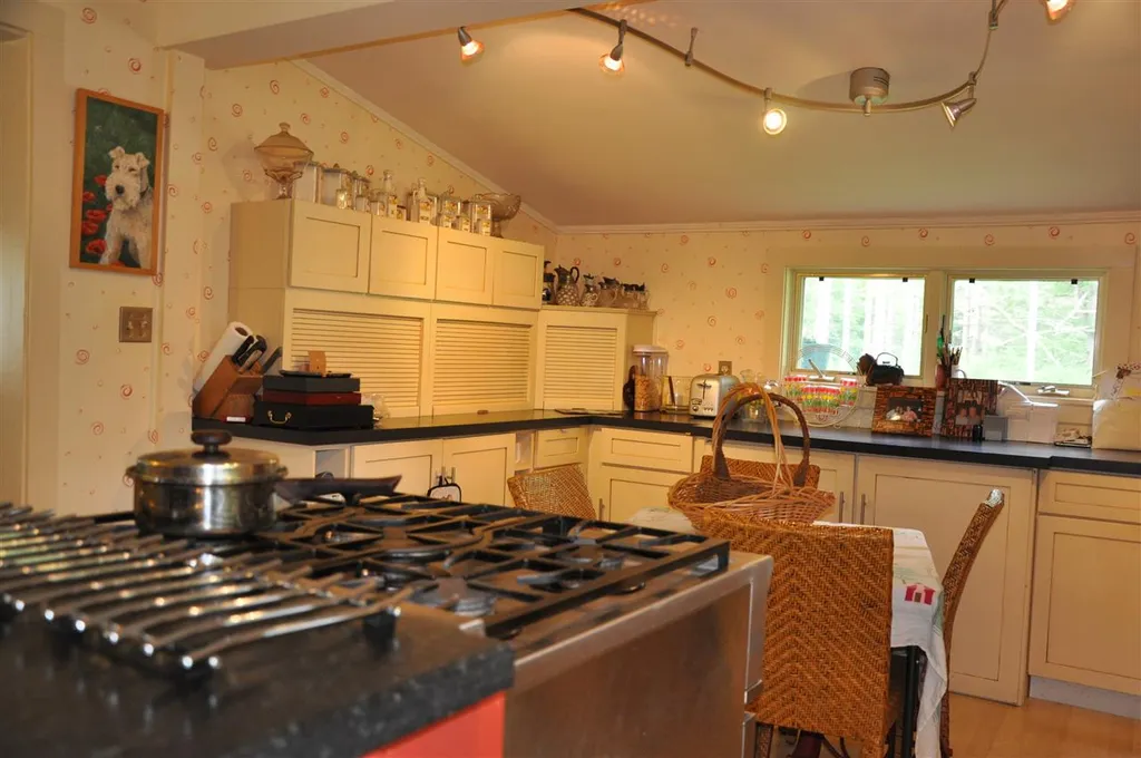123 Borough Road Sunderland VT 05250