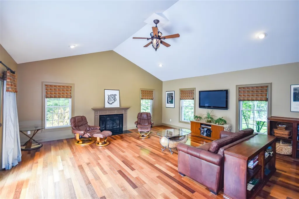 62 Quaker Lane Dover NH 03820