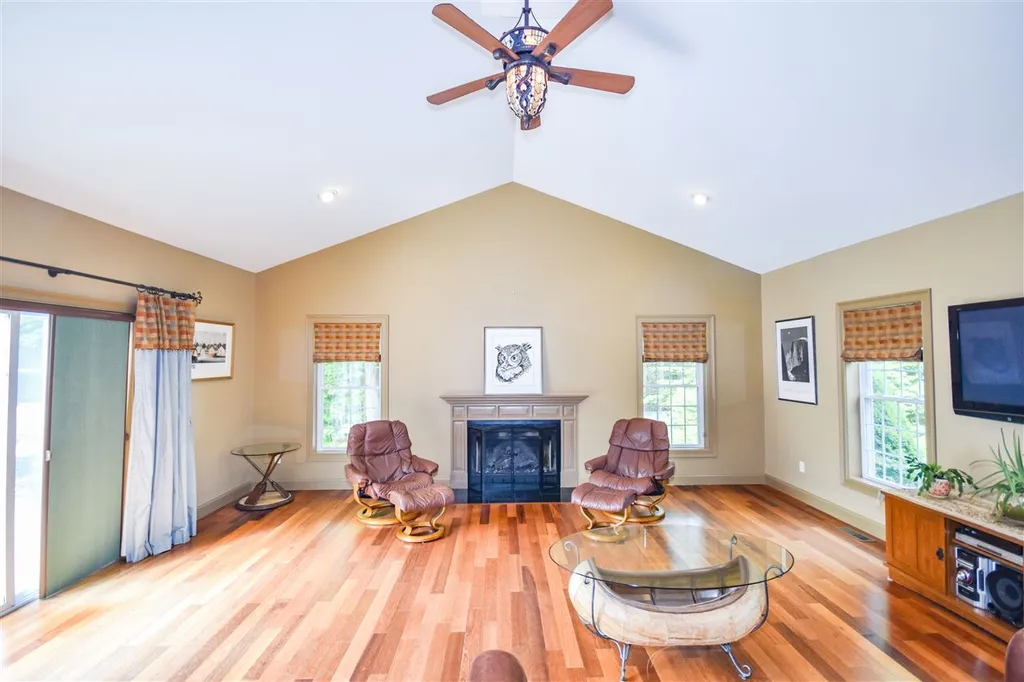 62 Quaker Lane Dover NH 03820