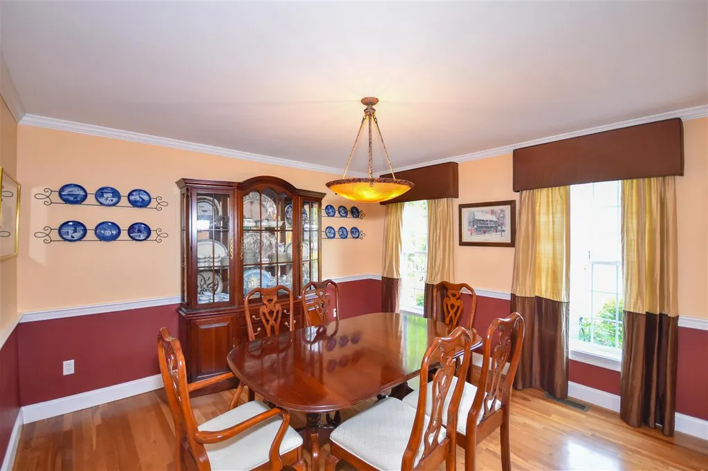 62 Quaker Lane Dover NH 03820