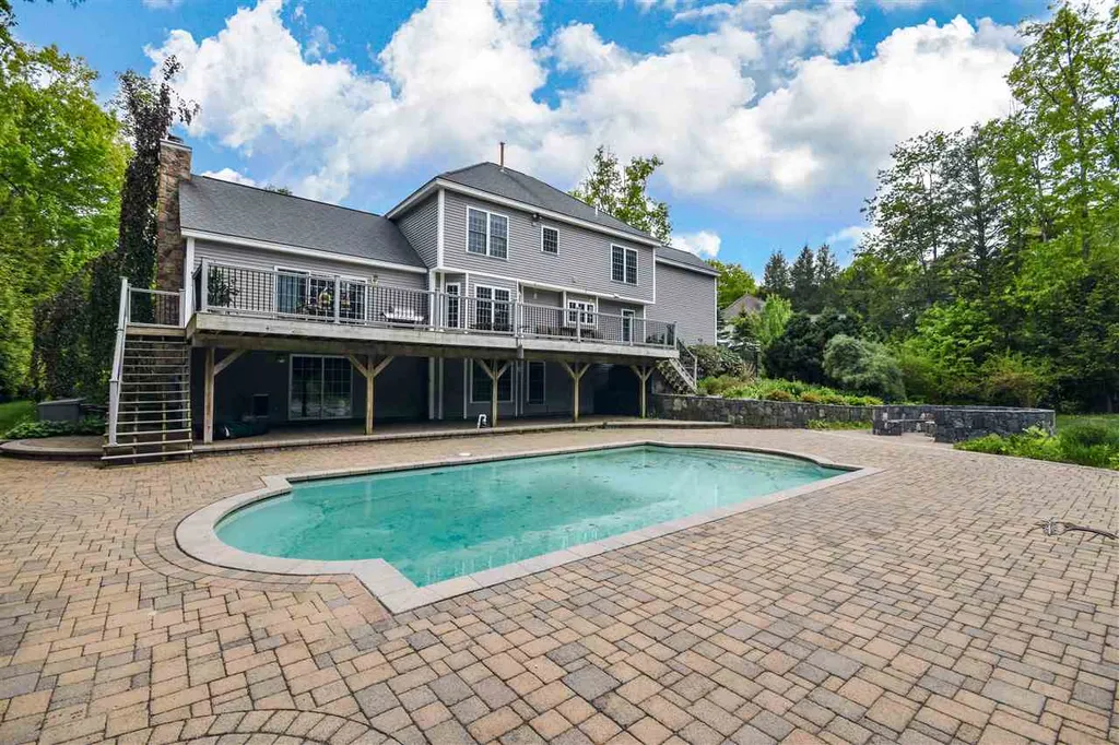 62 Quaker Lane Dover NH 03820
