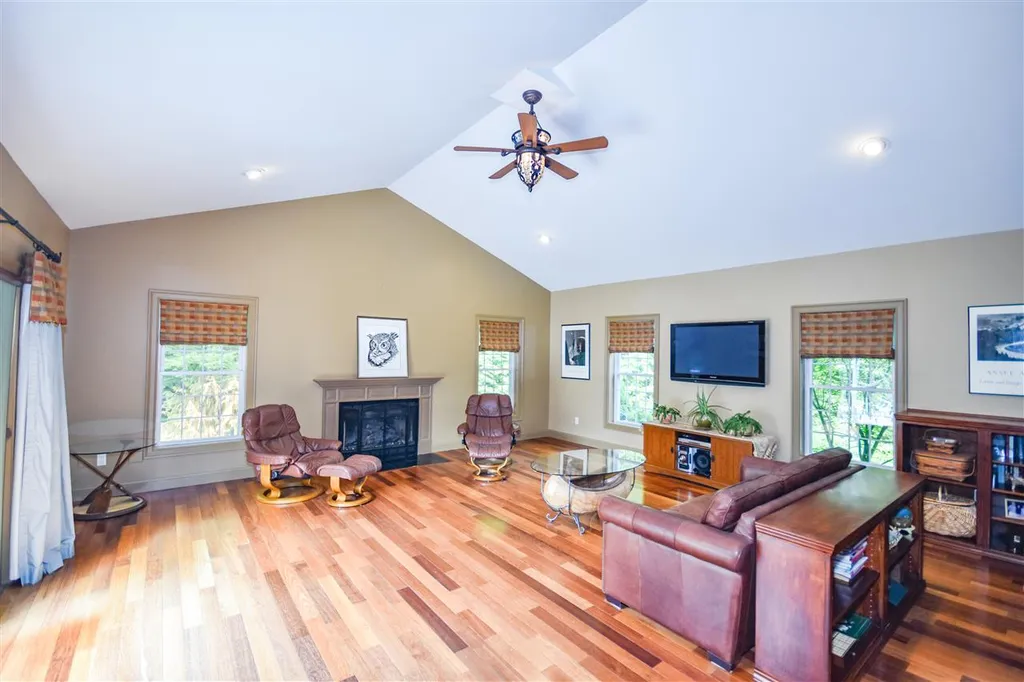 62 Quaker Lane Dover NH 03820