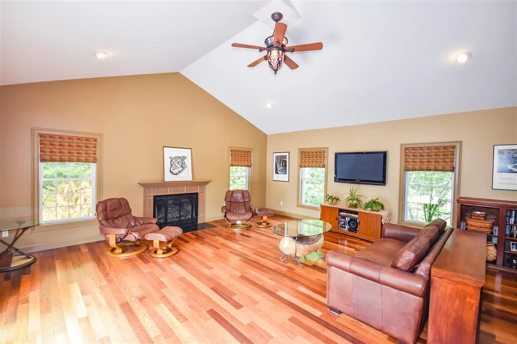 62 Quaker Lane Dover NH 03820