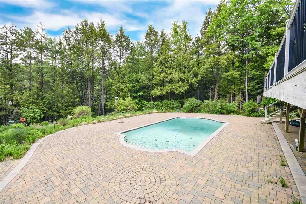 62 Quaker Lane Dover NH 03820