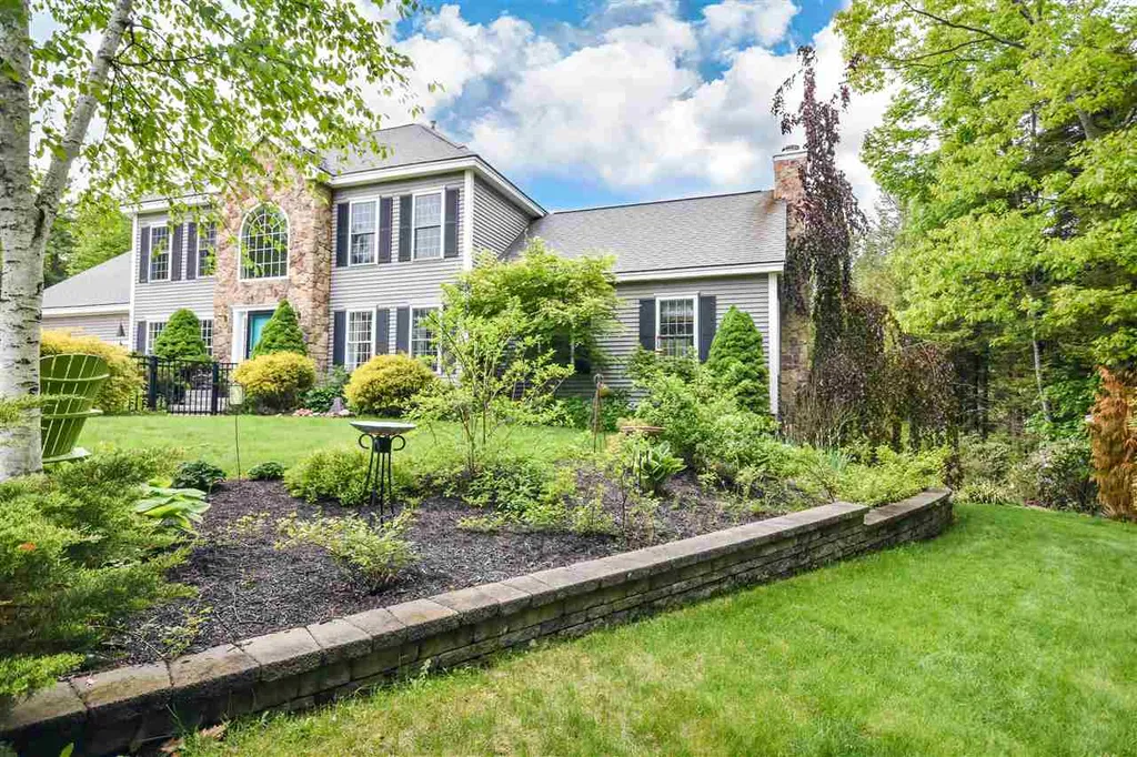 62 Quaker Lane Dover NH 03820