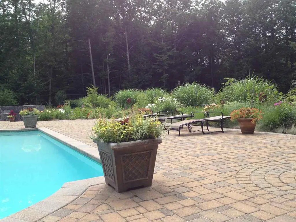 62 Quaker Lane Dover NH 03820