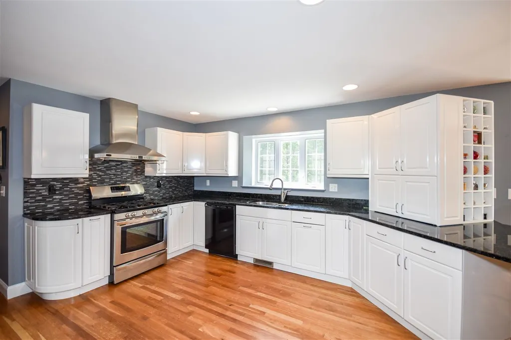 62 Quaker Lane Dover NH 03820