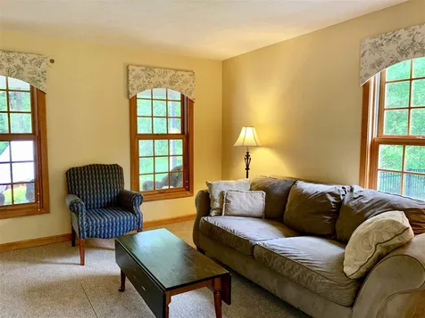 19 Bockes Road Londonderry NH 03053