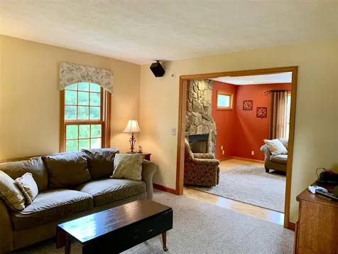 19 Bockes Road Londonderry NH 03053