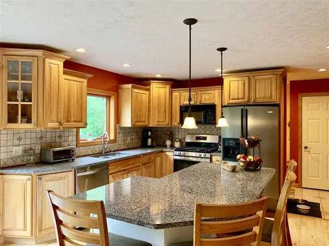 19 Bockes Road Londonderry NH 03053