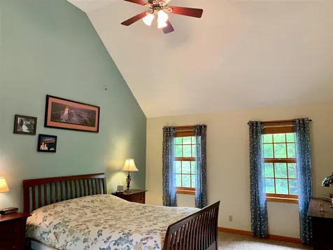 19 Bockes Road Londonderry NH 03053