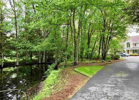 19 Bockes Road Londonderry NH 03053
