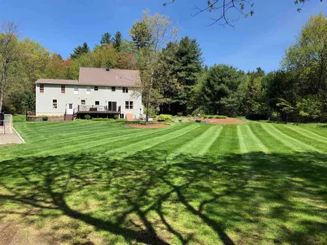19 Bockes Road Londonderry NH 03053